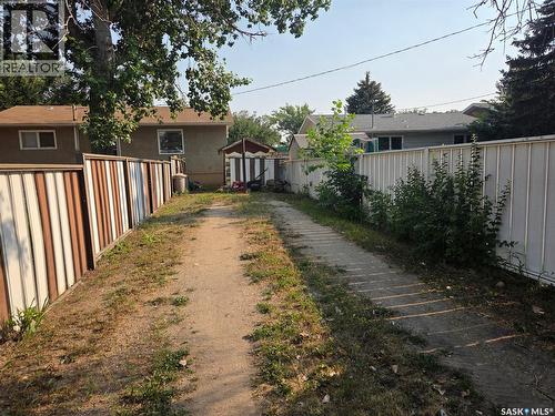 229 4Th Avenue E, Gravelbourg, SK - Outdoor