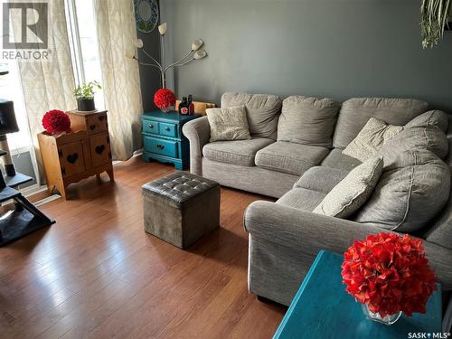 229 4Th Avenue E, Gravelbourg, SK - Indoor Photo Showing Living Room