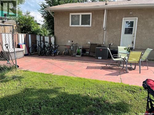 229 4Th Avenue E, Gravelbourg, SK - Outdoor