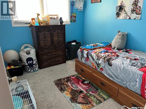 229 4Th Avenue E, Gravelbourg, SK - Indoor Photo Showing Bedroom