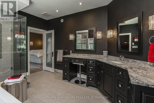 Bedroom 2 Ensuite - 4PC - 27 Kingfisher Crescent, Tiny, ON - Indoor Photo Showing Bathroom