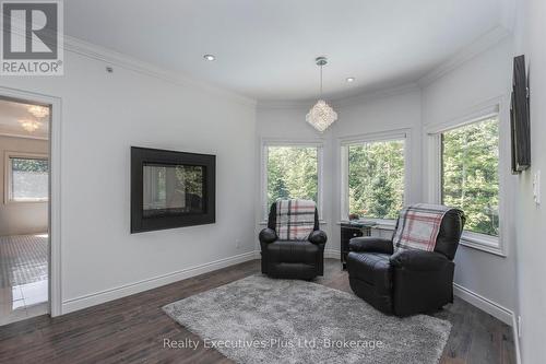 Primary Bedroom Sitting Nook - 27 Kingfisher Crescent, Tiny, ON - Indoor Photo Showing Living Room