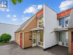 86 - 2901 JANE STREET Toronto, ON M3N 2J8