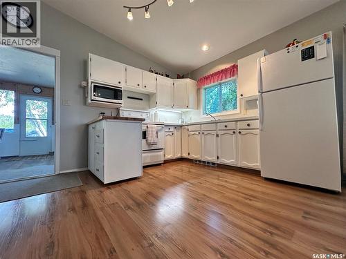24 Ruby Crescent, Hudson Bay Rm No. 394, SK - Indoor Photo Showing Kitchen