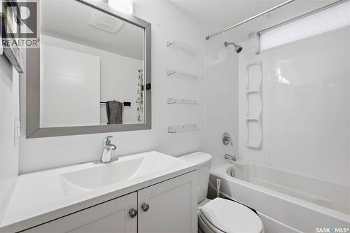 2508 Preston Avenue S, Saskatoon, SK - Indoor Photo Showing Bathroom