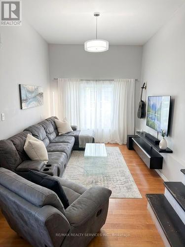34 Watson Crescent, Brampton, ON - Indoor Photo Showing Living Room