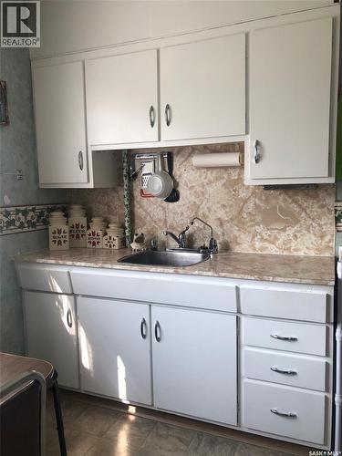 226 2Nd Avenue Se, Norquay, SK - Indoor Photo Showing Kitchen