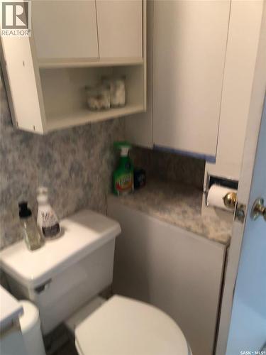 226 2Nd Avenue Se, Norquay, SK - Indoor Photo Showing Bathroom