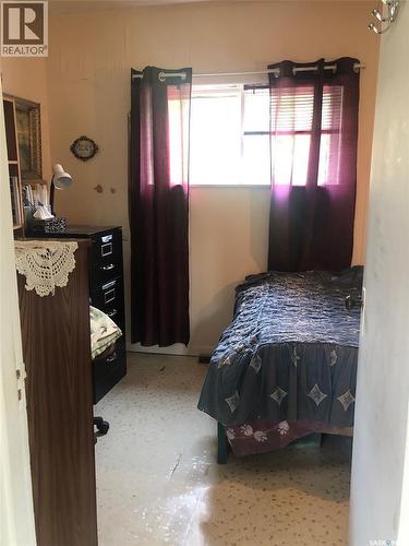 226 2Nd Avenue Se, Norquay, SK - Indoor Photo Showing Bedroom
