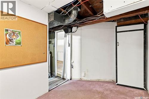 2212 Wallace Street, Regina, SK - Indoor