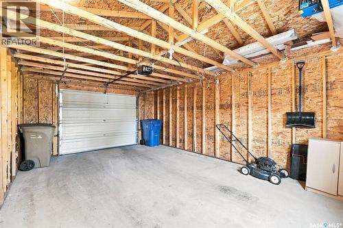 2212 Wallace Street, Regina, SK - Indoor Photo Showing Garage
