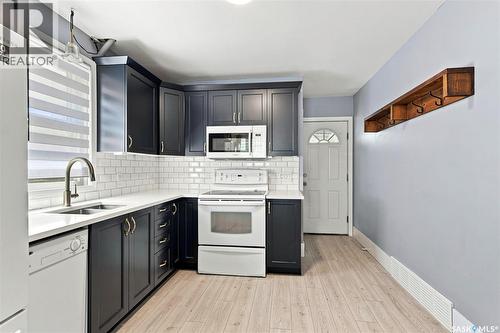 2212 Wallace Street, Regina, SK - Indoor Photo Showing Kitchen