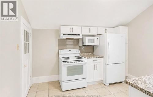 2177 Dougall Unit# Upper, Windsor, ON - Indoor Photo Showing Kitchen