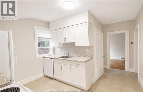 2177 Dougall Unit# Upper, Windsor, ON - Indoor Photo Showing Kitchen