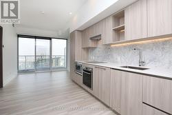 4007 - 17 BATHURST STREET  Toronto, ON M6A 2E1