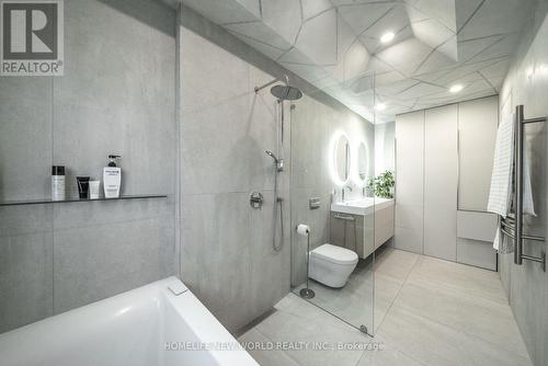 30 Carling Avenue, Toronto, ON - Indoor Photo Showing Bathroom