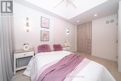 30 Carling Avenue, Toronto, ON - Indoor Photo Showing Bedroom