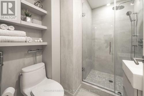 30 Carling Avenue, Toronto, ON - Indoor Photo Showing Bathroom