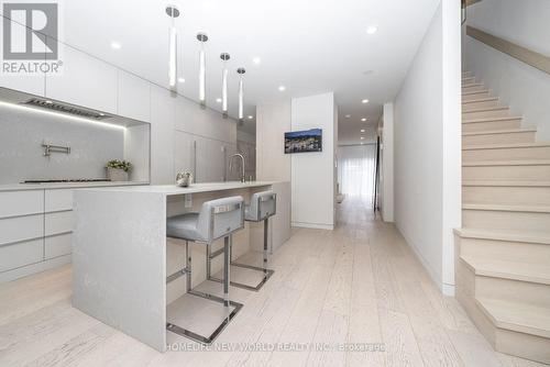 30 Carling Avenue, Toronto, ON - Indoor