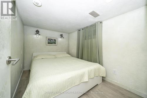 30 Carling Avenue, Toronto, ON - Indoor Photo Showing Bedroom