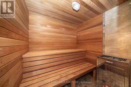 30 Carling Avenue, Toronto, ON - Indoor Photo Showing Other Room