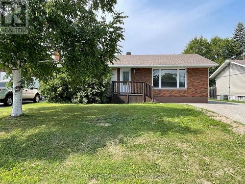 225 HESSLE AVENUE  Temiskaming Shores (New Liskeard), ON P0J 1P0