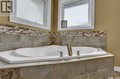 6033 Little Pine Loop, Regina, SK - Indoor Photo Showing Bathroom