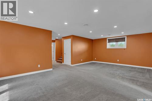 6033 Little Pine Loop, Regina, SK - Indoor
