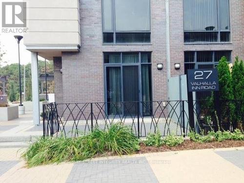 60 - 27 VALHALLA INN ROAD , Toronto, Ontario M9B 0B3 2