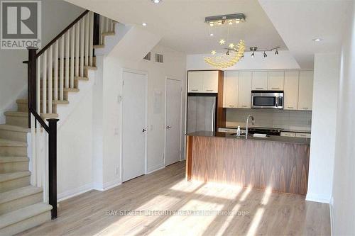 60 - 27 VALHALLA INN ROAD , Toronto, Ontario M9B 0B3 5