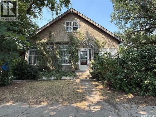 1014 Iroquois STREET W  Moose Jaw, SK S6H 5B8