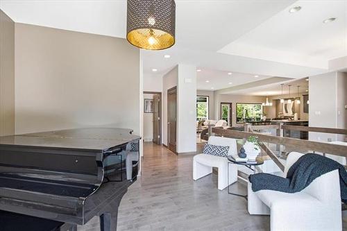 6975 Roblin Blvd, Headingley, MB - Indoor