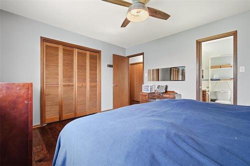 23 Werrell Cr, Winnipeg, MB - Indoor Photo Showing Bedroom