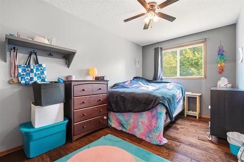 23 Werrell Cr, Winnipeg, MB - Indoor Photo Showing Bedroom