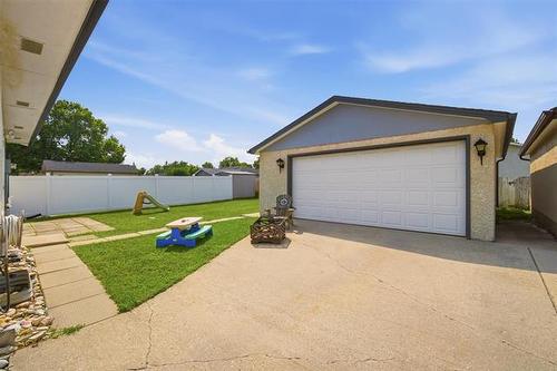 23 Werrell Cr, Winnipeg, MB - Outdoor