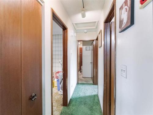 55 Stefanie Dr, Winnipeg, MB - Indoor Photo Showing Other Room