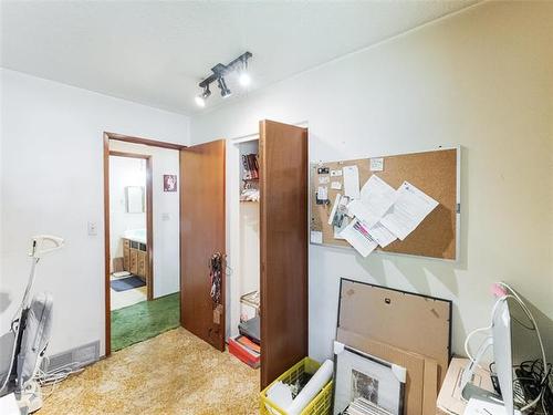 55 Stefanie Dr, Winnipeg, MB - Indoor Photo Showing Other Room
