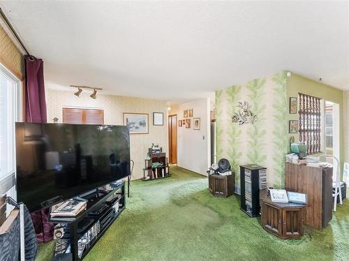 55 Stefanie Dr, Winnipeg, MB - Indoor Photo Showing Other Room