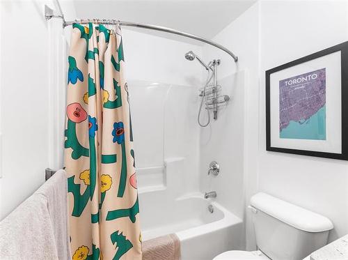310-155 Sherbrook St, Winnipeg, MB - Indoor Photo Showing Bathroom