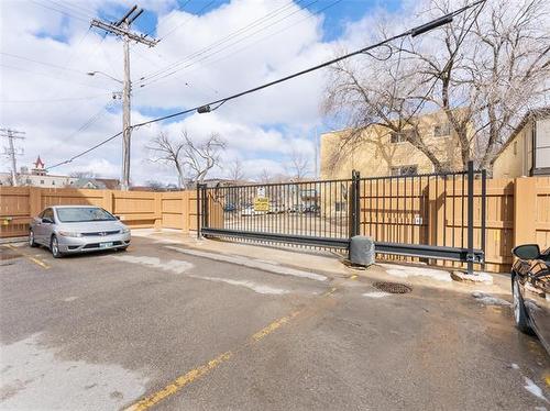 310-155 Sherbrook St, Winnipeg, MB - Outdoor