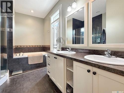 702 Cooper Drive, Swift Current, SK - Indoor Photo Showing Bathroom