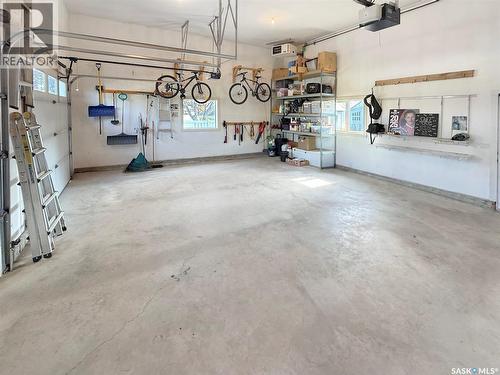 702 Cooper Drive, Swift Current, SK - Indoor Photo Showing Garage