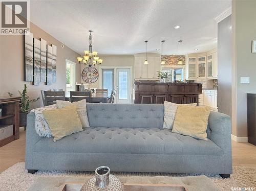 702 Cooper Drive, Swift Current, SK - Indoor Photo Showing Living Room