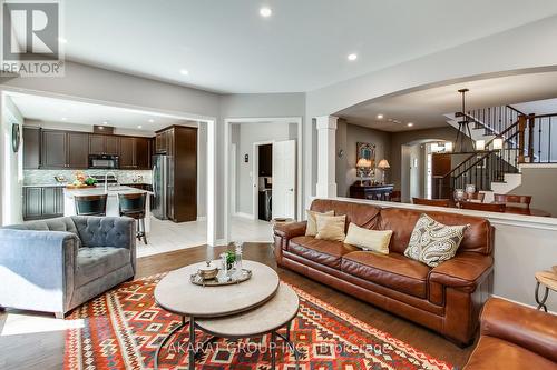 3320 Cline Street, Burlington, ON - Indoor Photo Showing Living Room