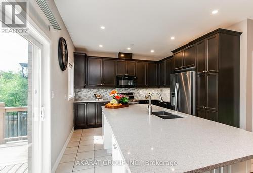 3320 Cline Street, Burlington, ON - Indoor Photo Showing Kitchen With Double Sink With Upgraded Kitchen