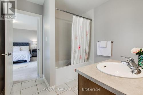 3320 Cline Street, Burlington, ON - Indoor Photo Showing Bathroom