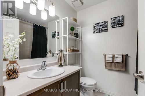 3320 Cline Street, Burlington, ON - Indoor Photo Showing Bathroom