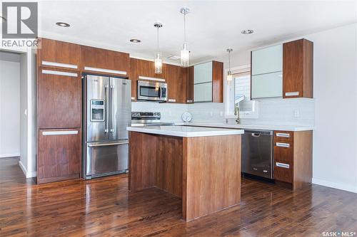 435 Pichler Crescent, Saskatoon, SK - Indoor Photo Showing Kitchen With Upgraded Kitchen