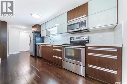 435 Pichler Crescent, Saskatoon, SK - Indoor Photo Showing Kitchen With Upgraded Kitchen