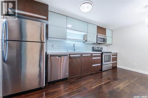 435 Pichler Crescent, Saskatoon, SK - Indoor Photo Showing Kitchen